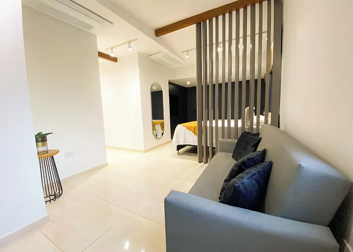 Maidy Luxury Hotel